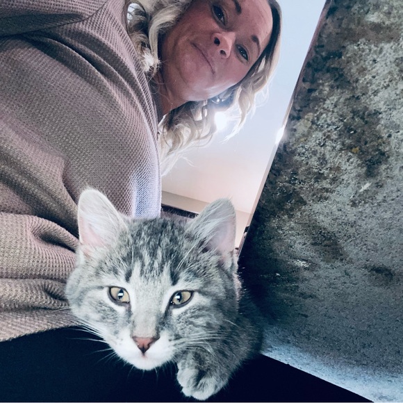 Meet your Posher, Cassie - Picture 8 of 14